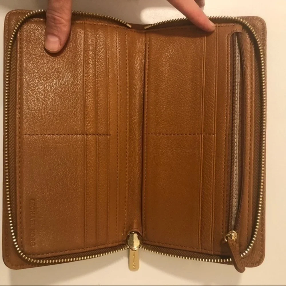 Michael kors Hamilton brown leather clutch wallet
